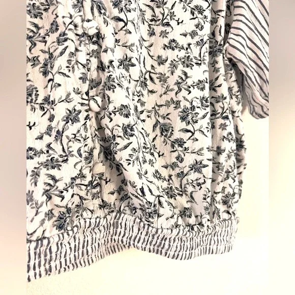 American Eagle Blue Floral Striped Cropped Puff Sleeve Peasant Blouse Top LARGE - Picture 6 of 8